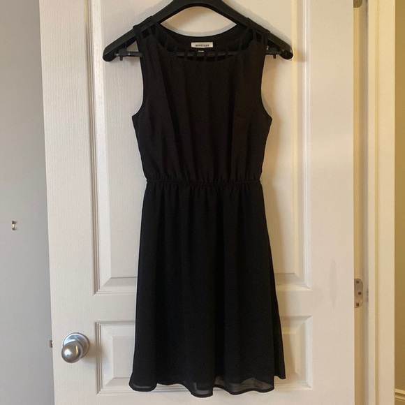 Black dress by Monteau - Picture 2 of 4